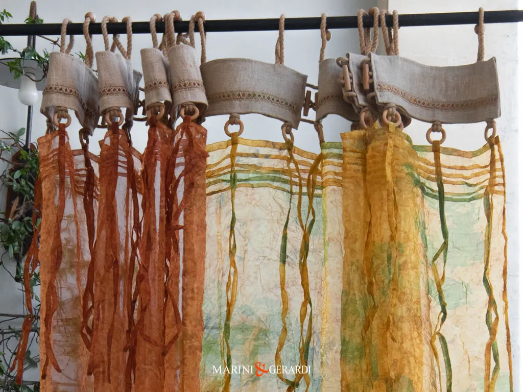 Cavaliere Tenda Organza Stropicciata Mattone Giallo Mantovana In Yuta Anelli Legno