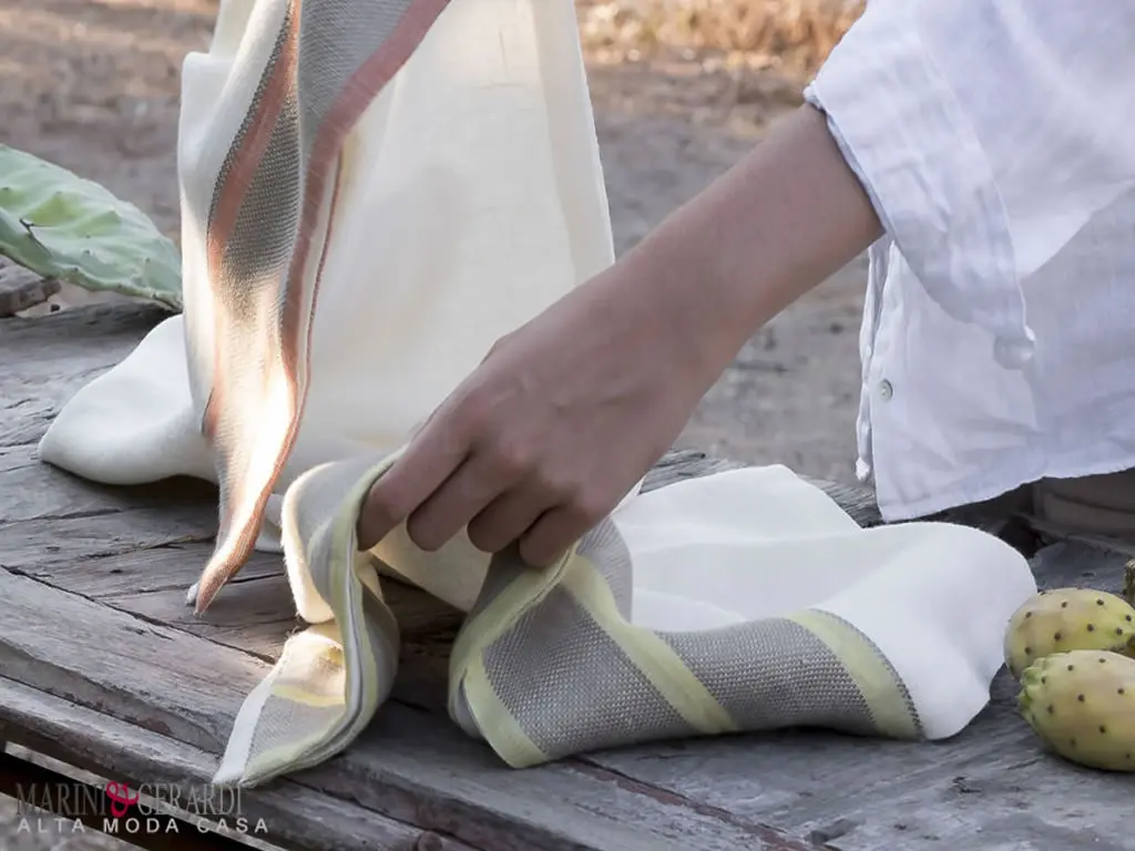 Stoccolma A Tavola Con Tessuti In Lino Di Qualita Italiana 02
