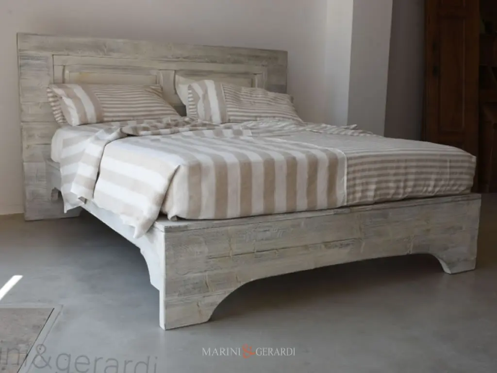 Camera Da Letto Legno Massello Con Porta 02