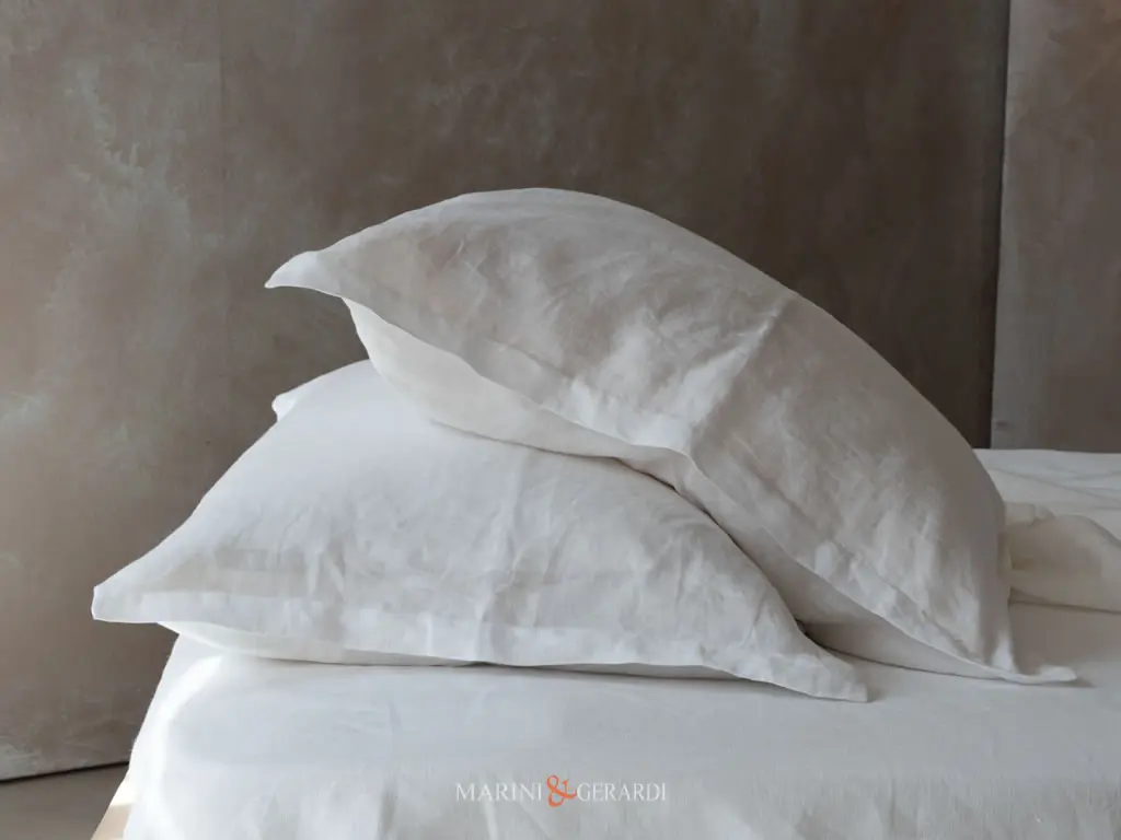 Federe Letto Cuscini Lady Byron Lino Prelavato In Bianco