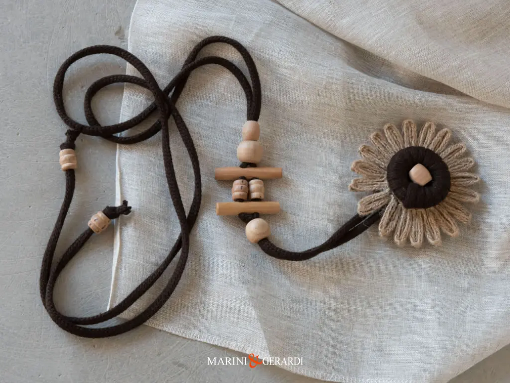 Fermatende Embrasse Con Calamite Bag031