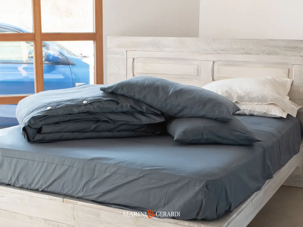 Lenzuola Lord Byron Tessuto Lino Blue Navy Con Copripiumino