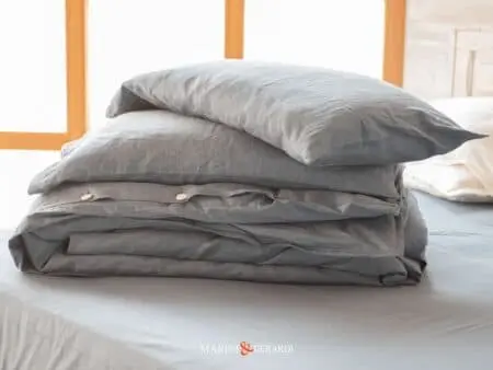 Lenzuola Matrimoniali Federe Cuscini Letto Lady Byron Grigio Perla Lino Prelavato