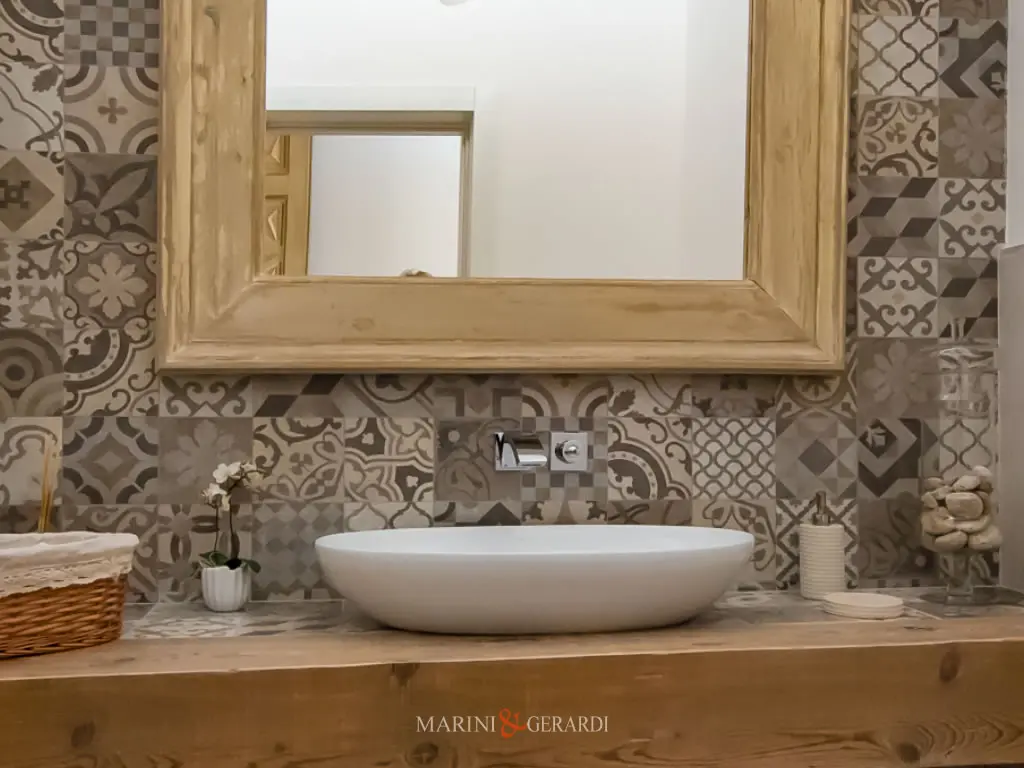 Mobili Arredo Bagno Legno Massello Naturale Specchio Su Misura