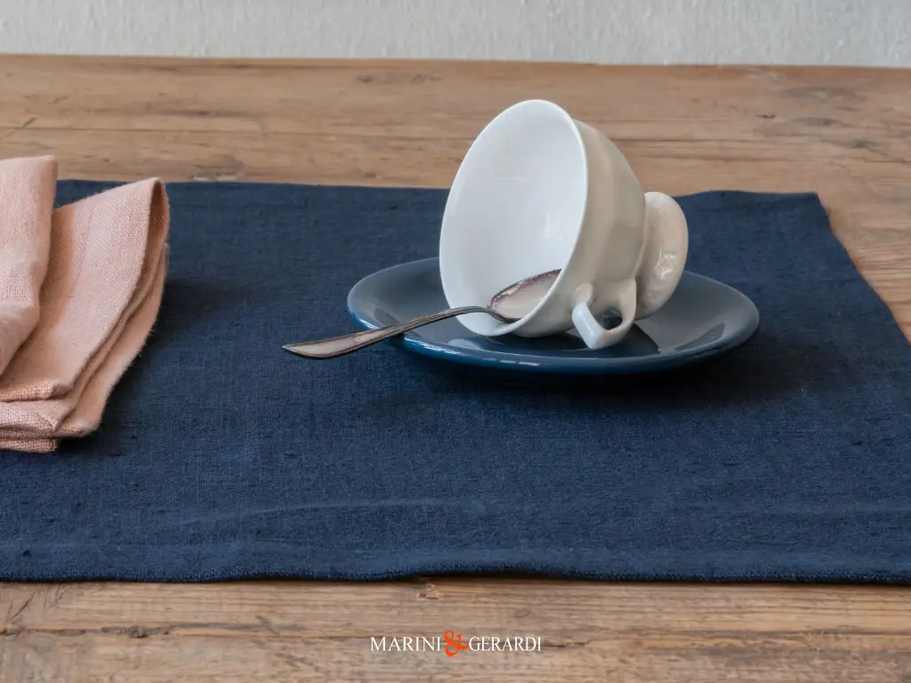 Runner Centrotavola Tessuto Moderno In Lino Colore Blu