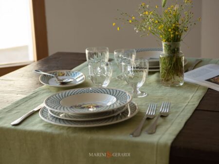 Runner Tavolo In Lino Colore Pistacchio Bordo Zig Zag Barcellona