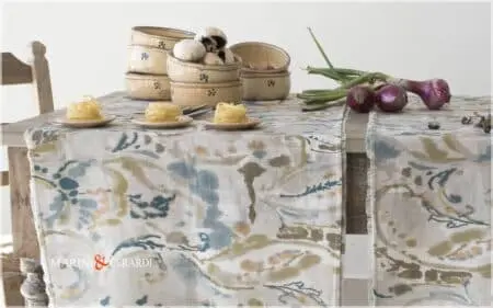 Runners Tavolo Di Lino Con Fiori Moderni in Astratto