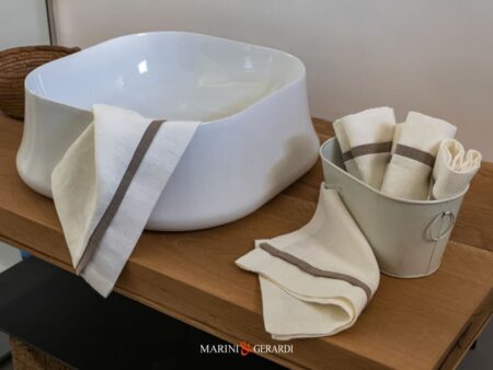 Set Asciugamani Bagno In Lino Bianco Con Applicazione Caffe
