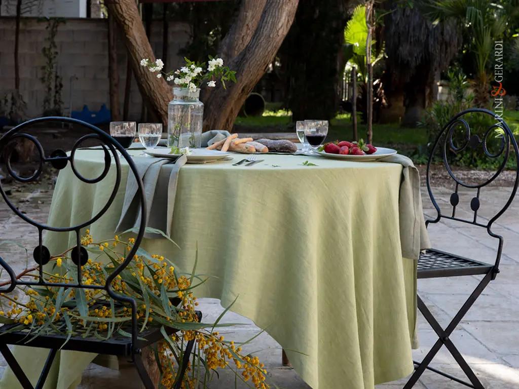 set tovaglia tovaglioli in lino verde pistacchio