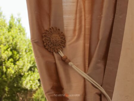 Tende Shantung Seta Grano Con Ambrasse Fiore
