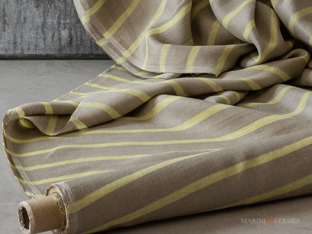 Tessuto rigato in lino giallo per tendaggi interno casa