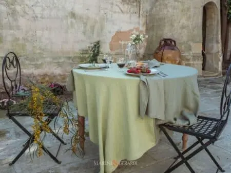 Tovaglia Da Tavola Rotonda In Lino Su Misura con Fiori e Fragole - Tovaglie da Tavola su misura in Lino da 160