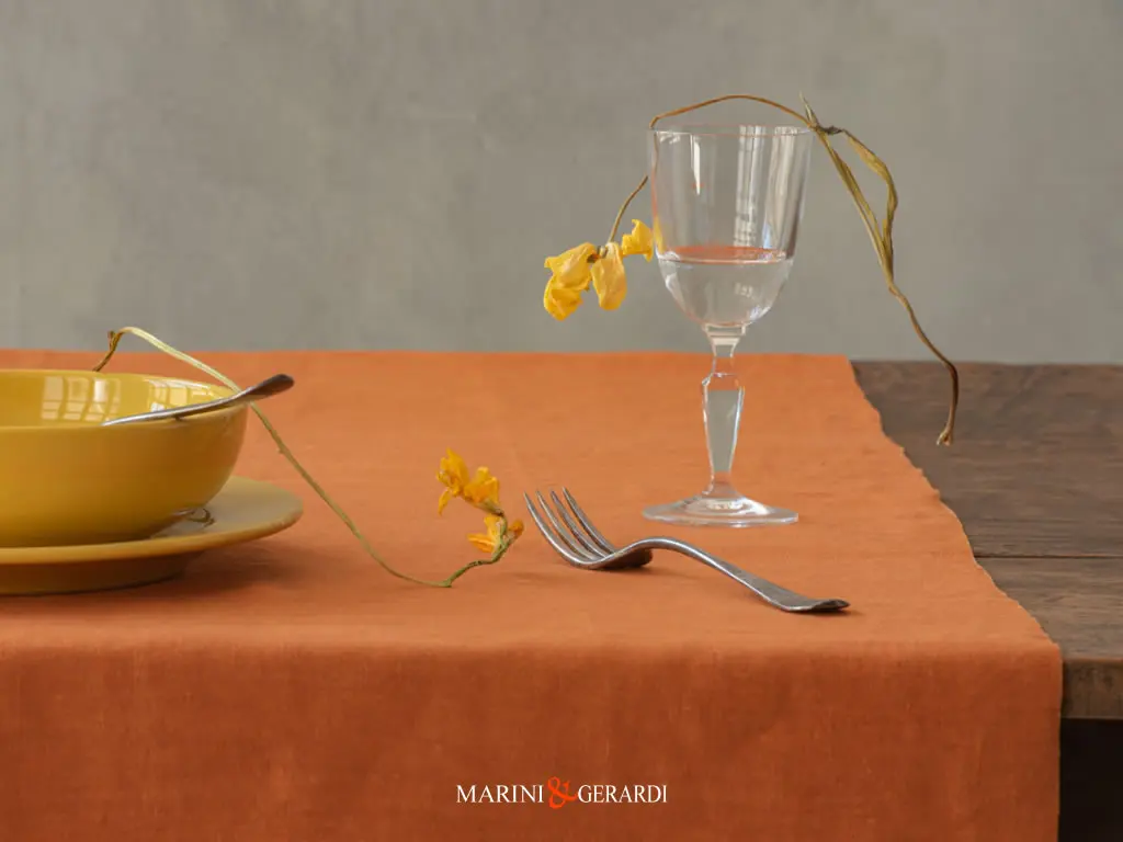 Runner Per Tavolo In Legno Kaki Arancio Lino Froisse Capriccio Divino