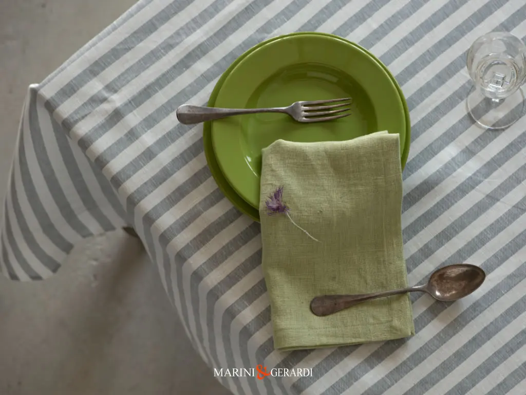 Tovaglia Elegante Rigata Con Tovaglioli In Lino Bianca Grigia Cycas
