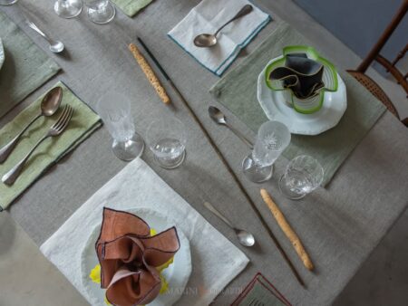 Tovagliette per la colazione su tovaglia in lino corda naturale