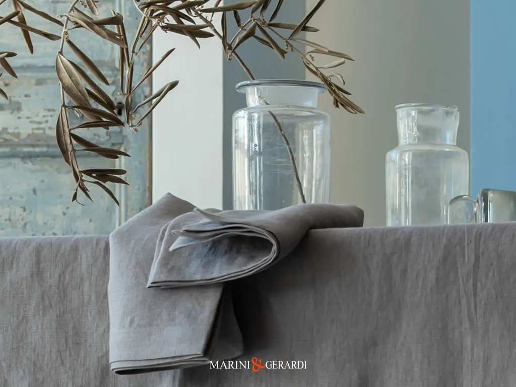 Tovaglie Su Misura Eleganti Grigio Topo Perlato In Lino Fior Di Loto Con Tovaglioli