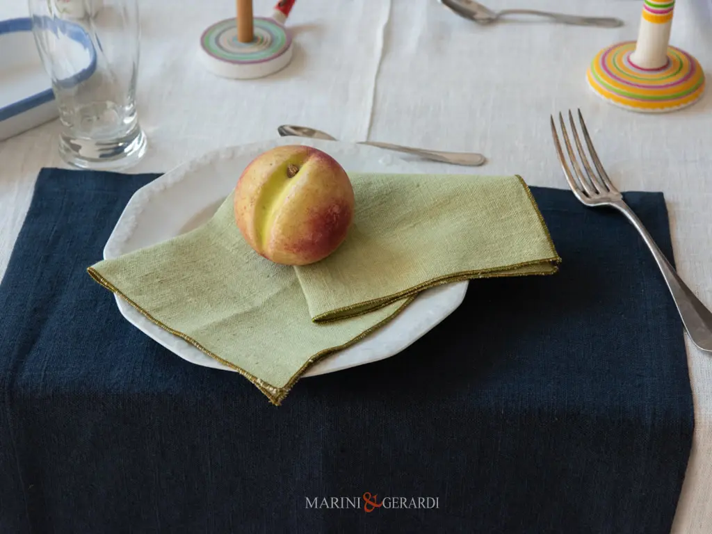 Tovaglioliette americane in lino moderne eleganti colorate a tavola