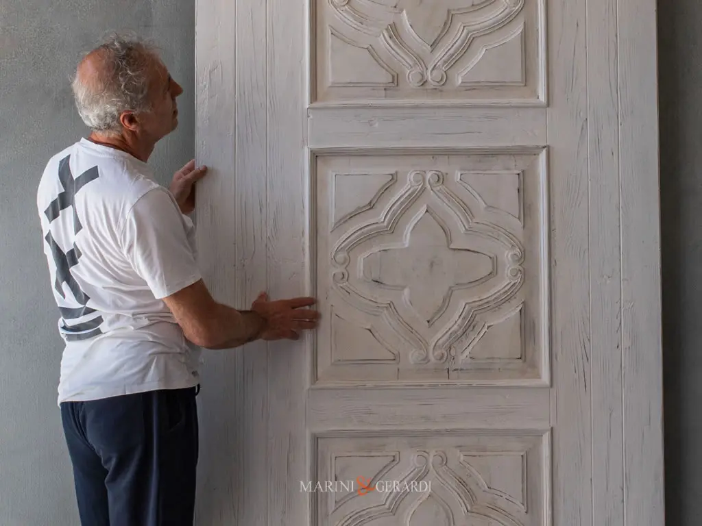 Grande Porta Pannelli Scolpiti Legno Massello Scorrevole Decapata Su Misura