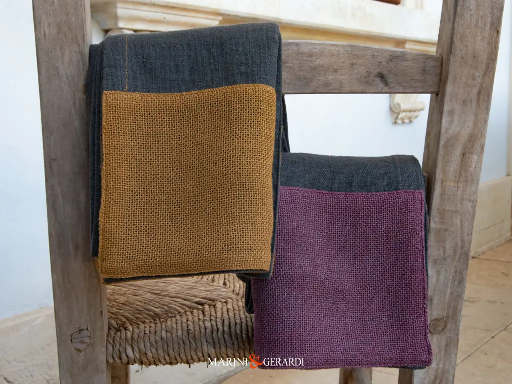 Runner Tavola Su Lino Grigio Lavagna Bordo Senape Violacciocca