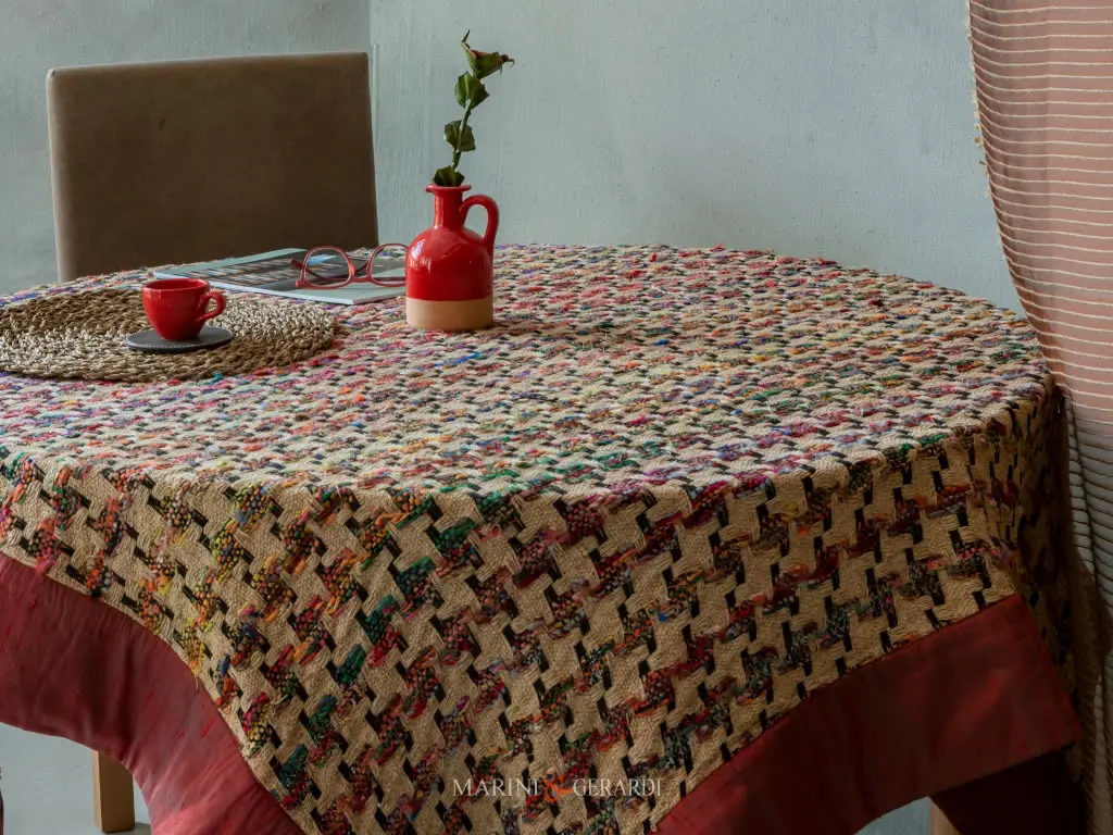 Copritavolo Elegante in Seta Bordo In Shantung Tabasco - Marini e Gerardi