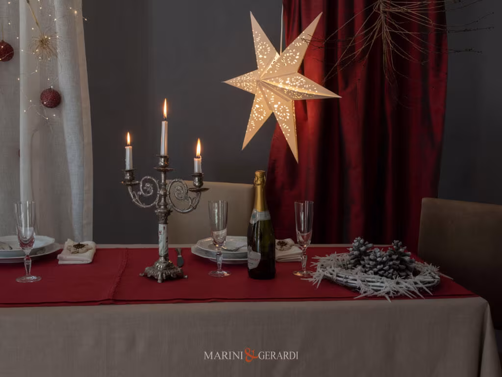 Red Carpet Con Tovaglia In Lino Corda Con Tovaglioli Natale 2023