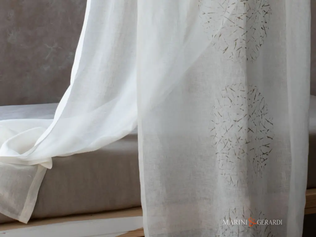 Tenda Moderna In Lino Doppio Pannello Disegno Con Delicate Trasparenze - Marini & Gerardi