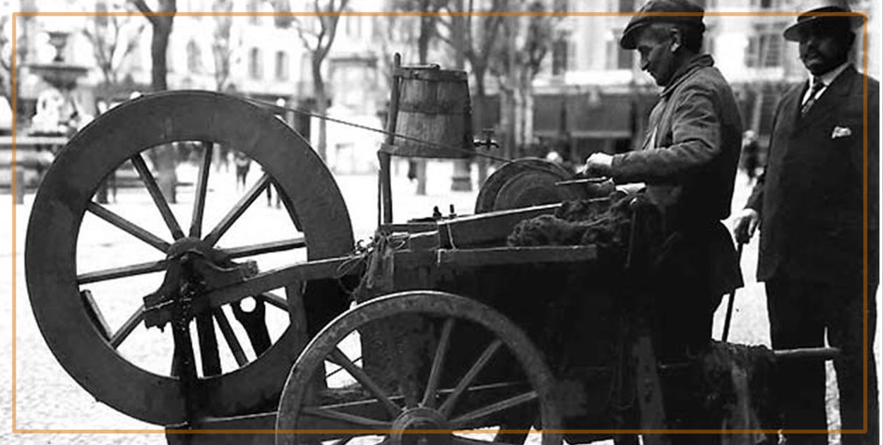 Milano vecchi mestieri Arrotino - Migliori Negozi Tende Milano - Tende su Misura in lino prodotte in sartoria