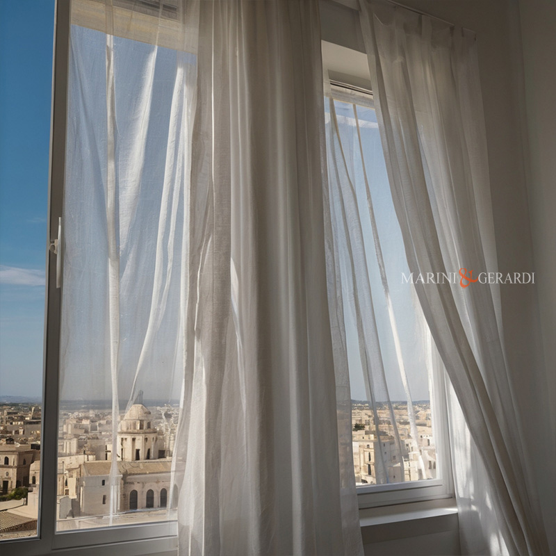 Doppie tende per interni in lino bianco