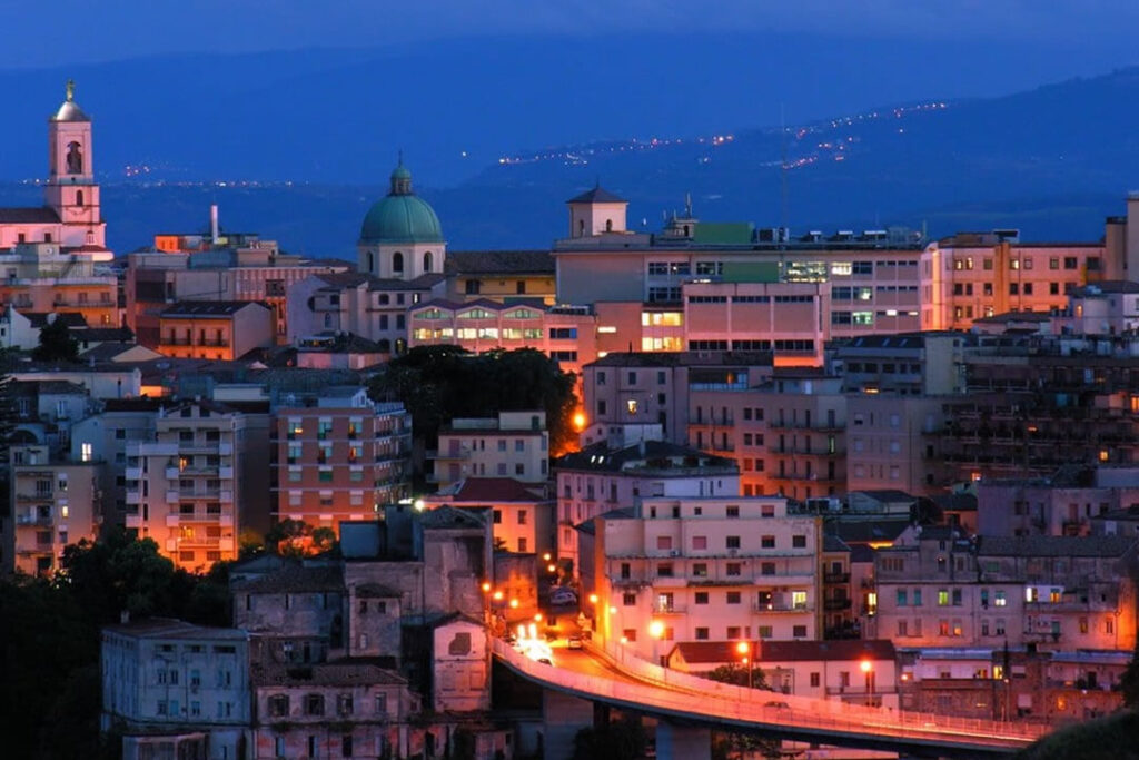 catanzaro citta centro di notte