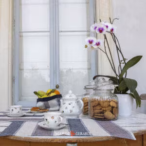 centro tavola con runner in lino fa bella la tua casa