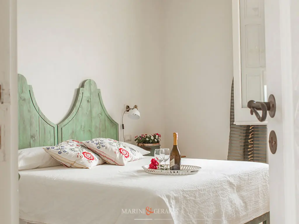 Letto matrimoniale legno massello due testate shabby chic
