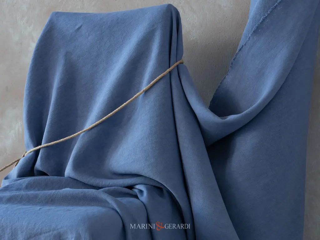 lino cuoio very peri colore pantone 2022 pervinca