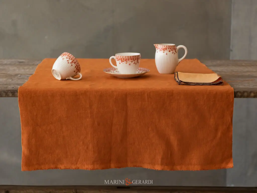 mustang runner da tavola elegante in lino prelavato kaki arancio