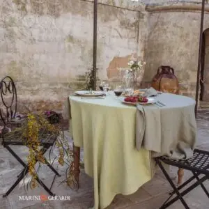 tovaglia da tavola rotonda in lino fiori fragole