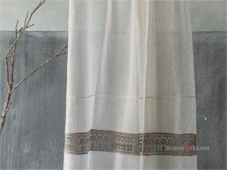 tende a vetro di lino ricamate con passamaneria di lusso - Marini & Gerardi