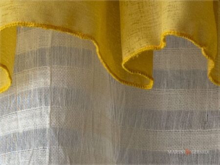 cigno tenda a vetro in lino garzato con organza gialla - Marini e Gerardi