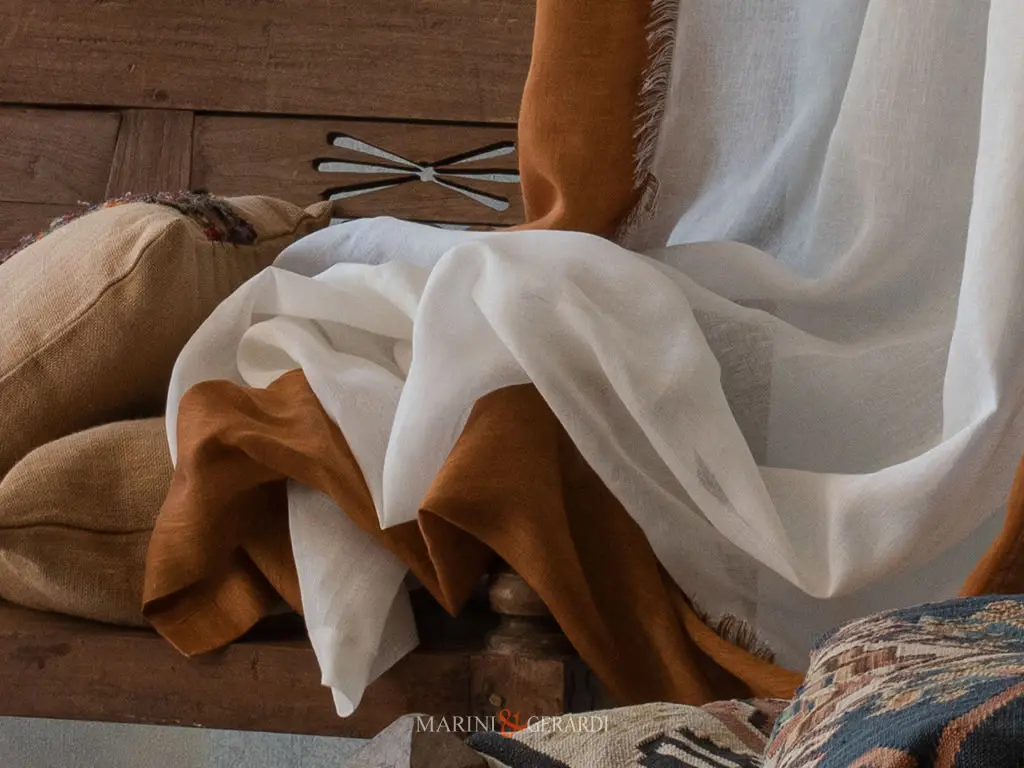 tenda lino design eclettico luce in soggiorno bianco mattone