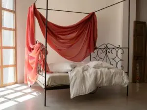 letto matrimoniale in ferro battuto antico a baldacchino