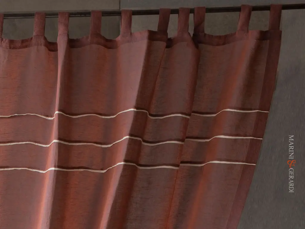 tende di design in lino bordeaux con inserti - Marini & Gerardi