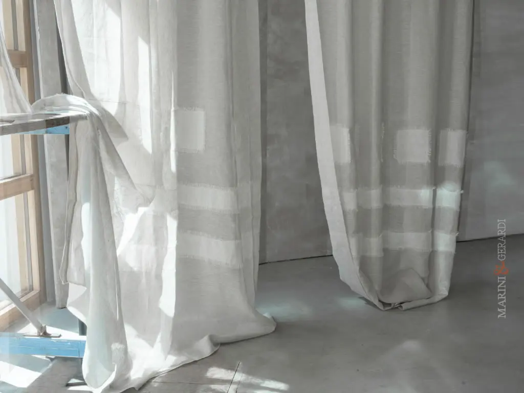 tende moderne in lino bianco camera da letto con applicazioni