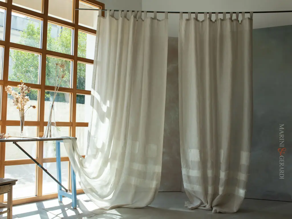 tende soggiorno moderne in lino con applicazioni sfrangiate