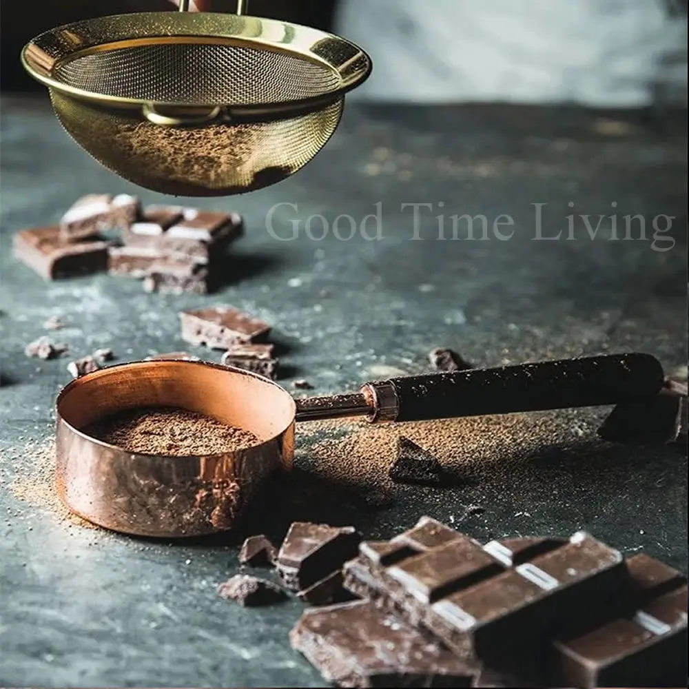 vassoi metallo vintage artigianali in cucina