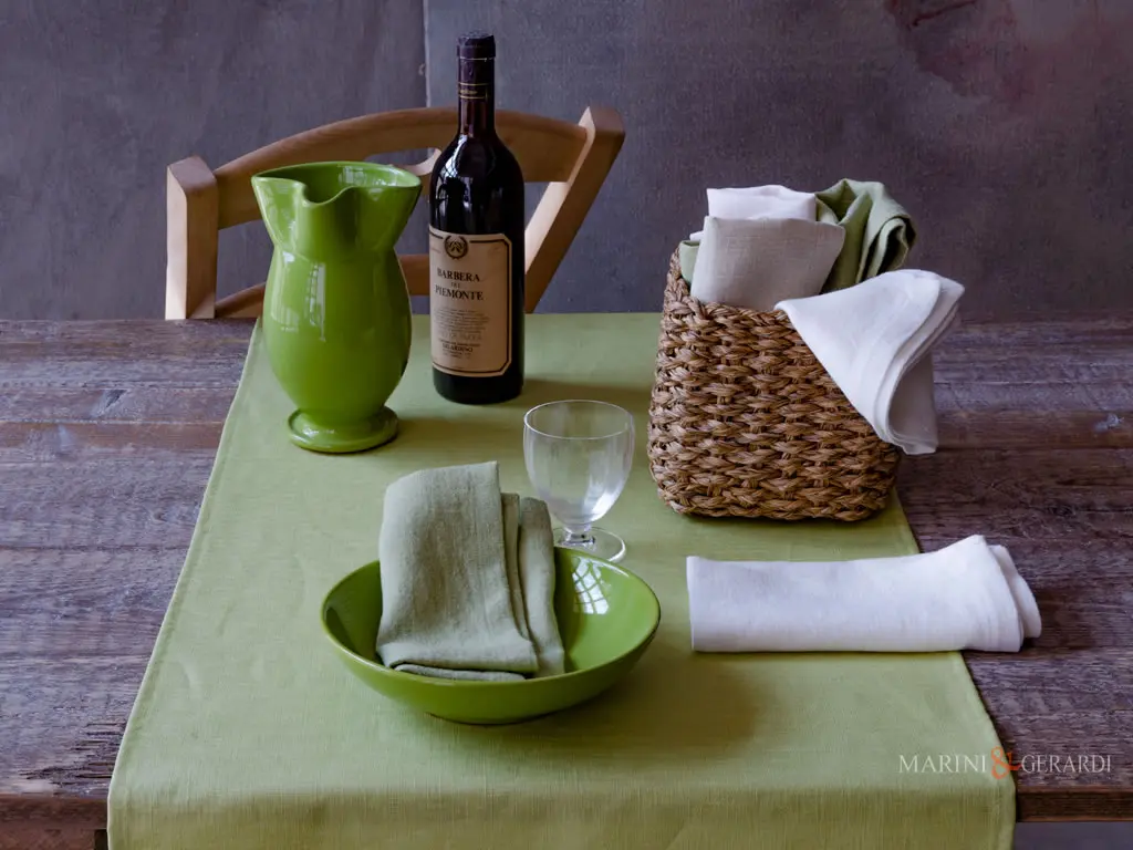 runner in lino antimacchia pistacchio