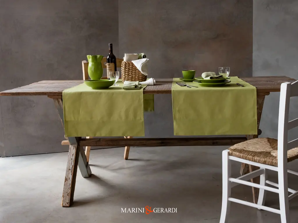 tavoli in massello di legno gambe a croce