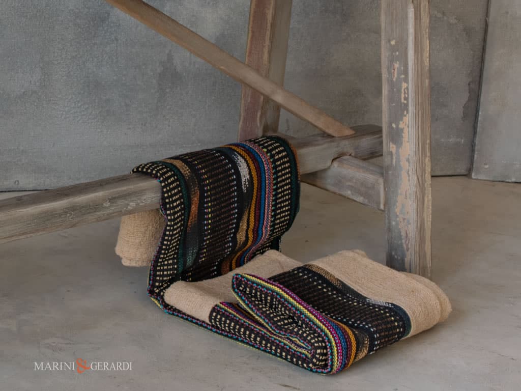 tavolo arredo vintage tipo consolle retro divano