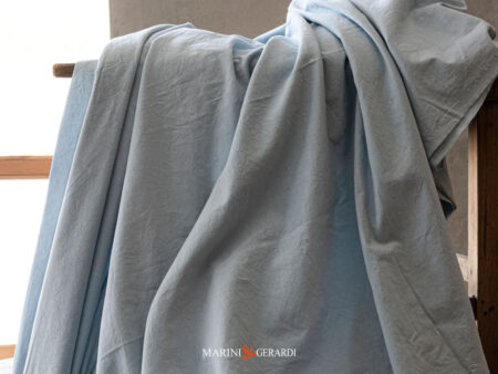 tessuto di cotone stropicciato delave azzurro cielo