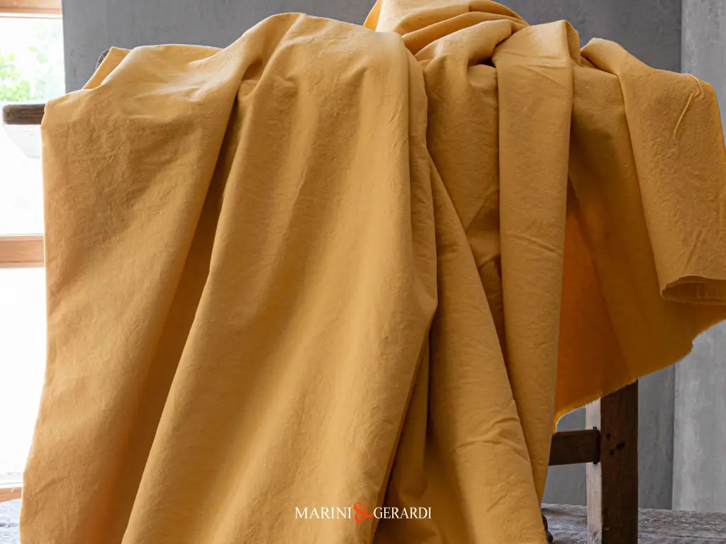 tessuto di cotone stropicciato delave senape speziato