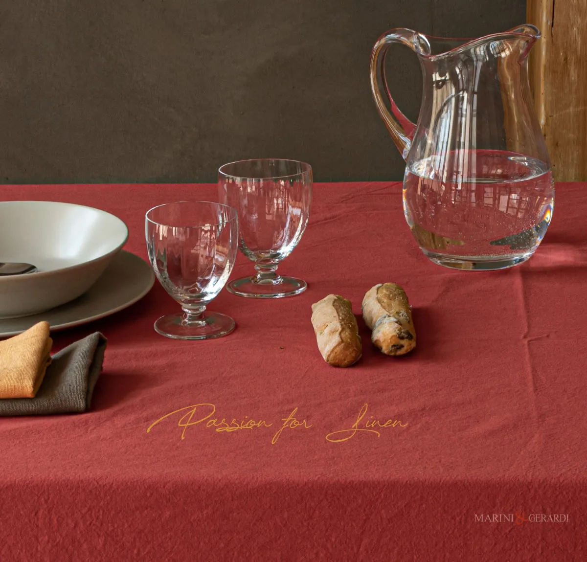 tovaglia di lino moderna rosso corallo passione