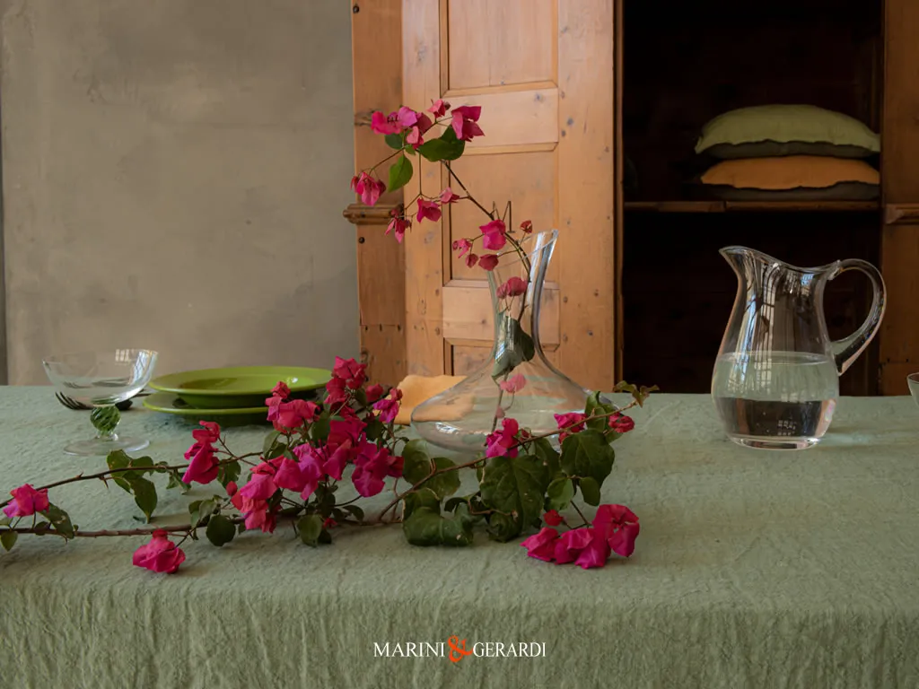 tovagliati moderni in lino stropicciato verde mango