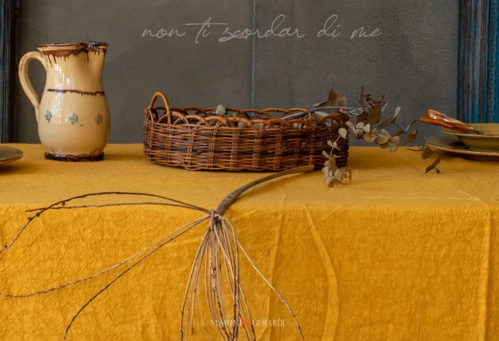 tovaglia da tavola moderna stropicciata in lino giallo